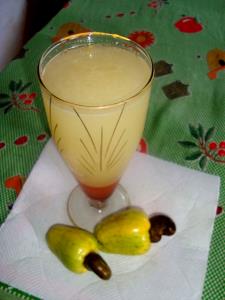Quantas calorias em 2 colheres de sopa (20 ml) Suco de Caju?