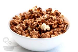 Quantas calorias em 2 xícaras (25 g) Pipoca Doce?