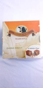 Quantas calorias em 4 unidades (40 g) Doce de Leite Pingo?